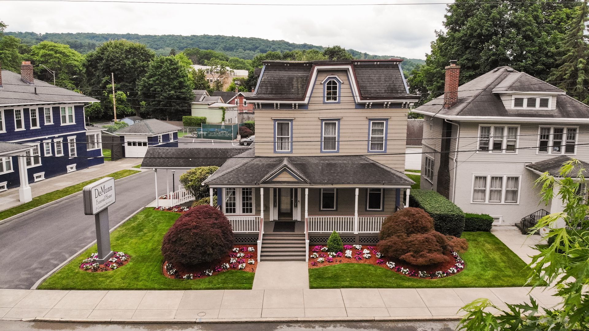 Exterior of DeMunn Funeral Home and Cremation Center