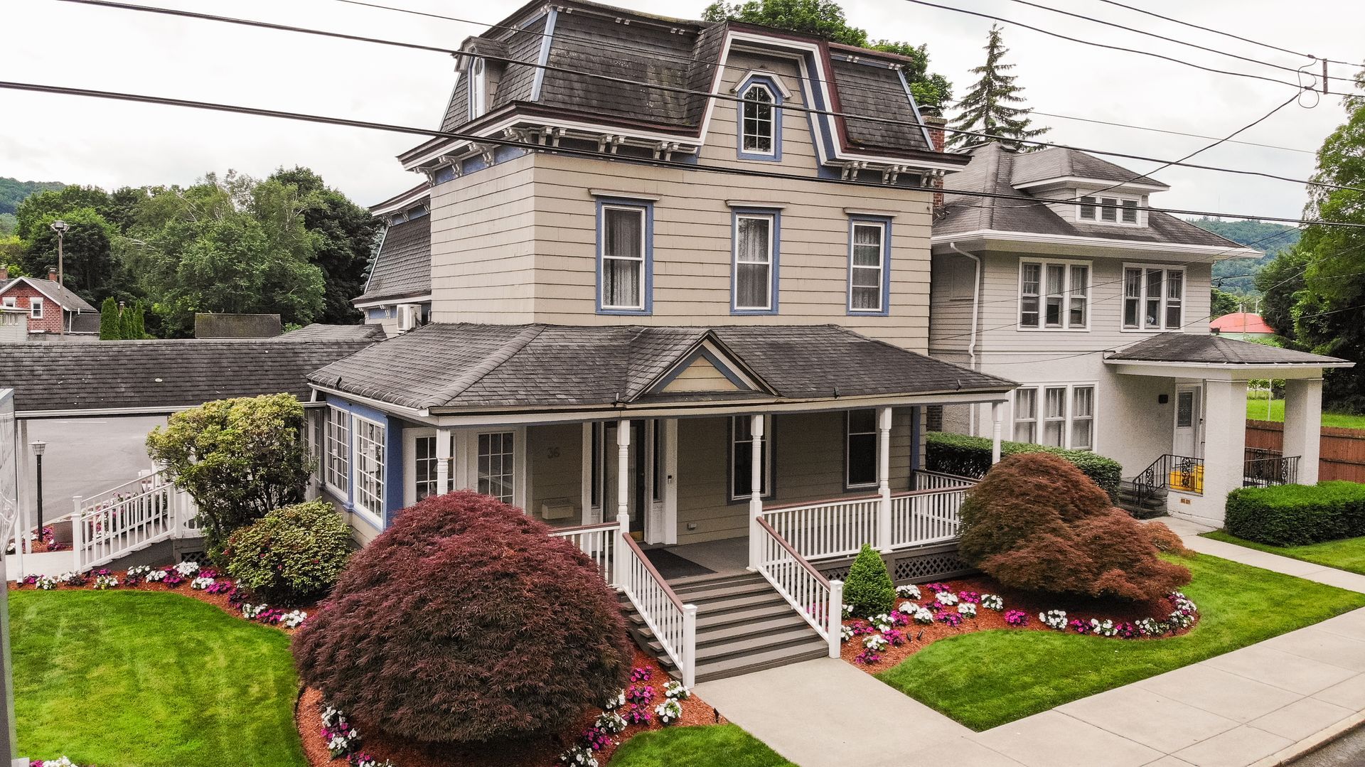 Exterior of DeMunn Funeral Home and Cremation Center