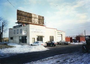 Elizabeth Auto Glass and Auto Wrecking, Elizabeth, NJ. Auto glass Elizabeth Auto Glass and Auto Wrecking, Elizabeth, NJ, a family business.