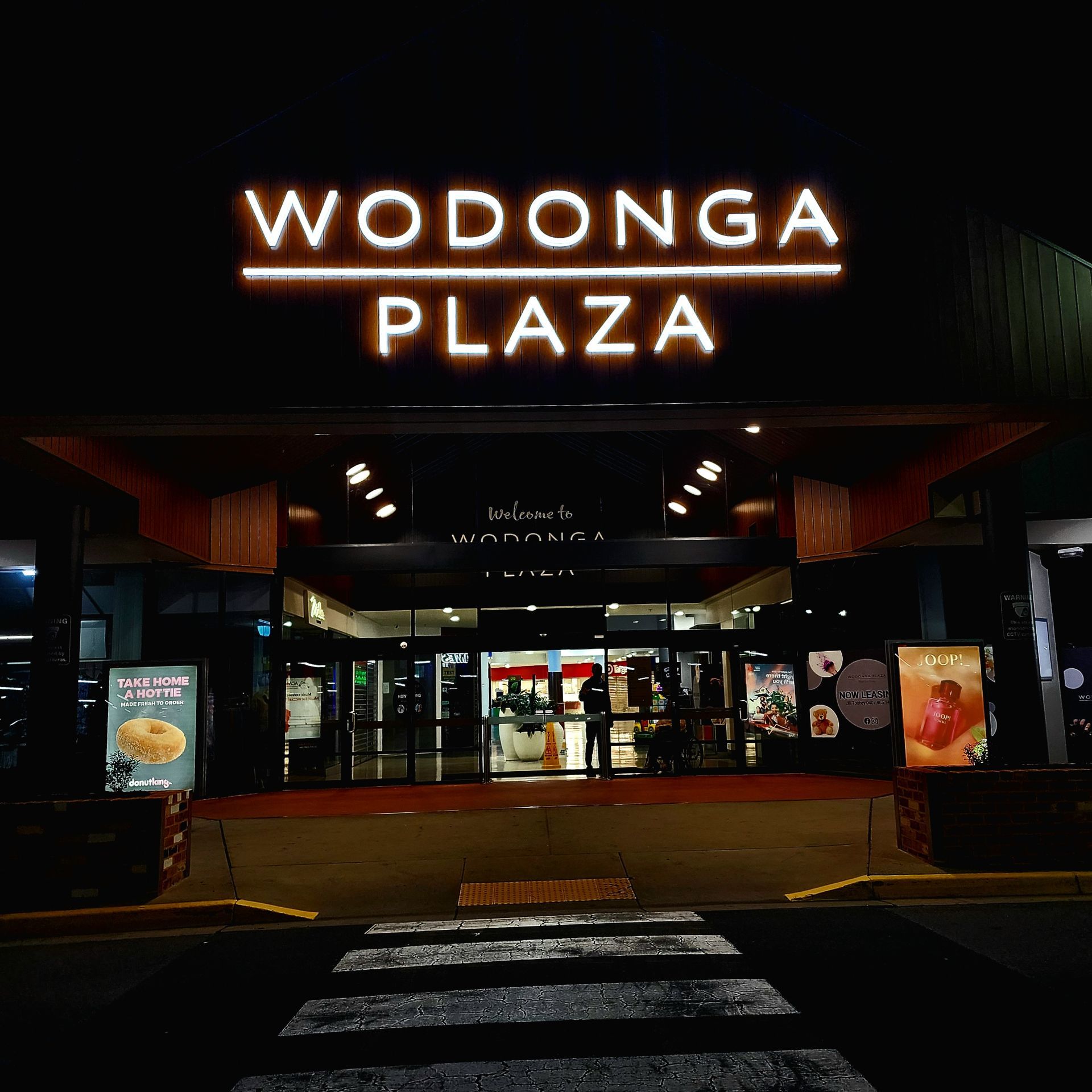 illuminated LED wodonga plaza sign