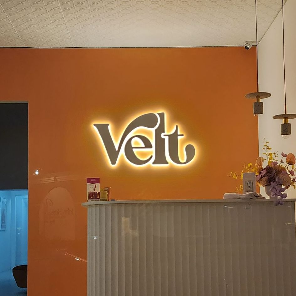 Illuminated beauty reception sign Velt 