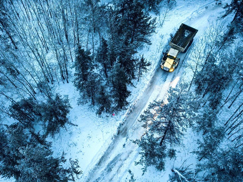 How Cold Weather Can Affect Heavy Equipment Hauling Jobs