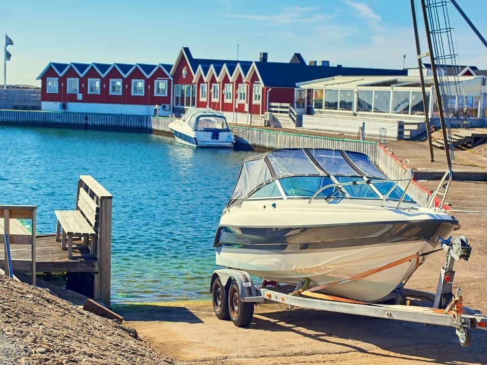 Considerations and Regulations for Moving Your Boat by Road