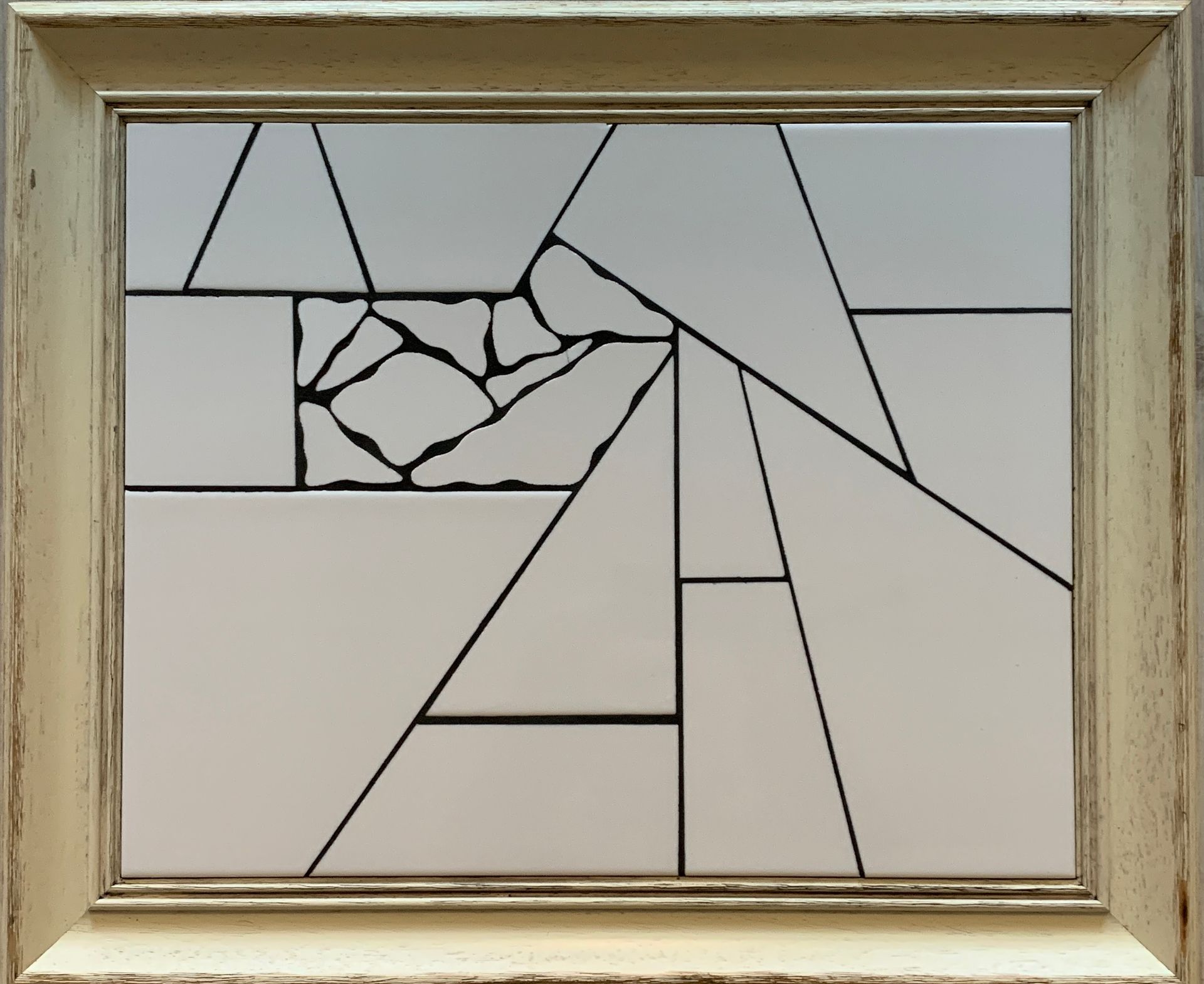 Ingelijste abstracte geometrische lijntekening in zwart-wit