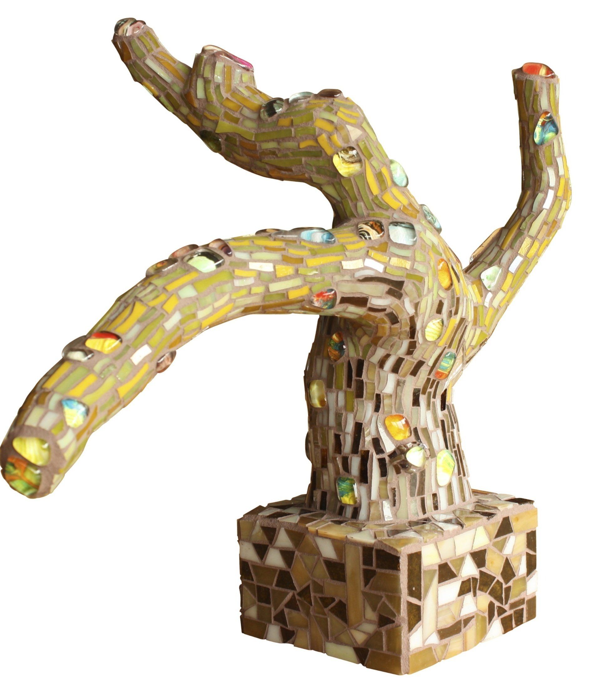 Abstracte mozaïeksculptuur van een vertakkende boomstam en takken op een vierkant voetstuk.