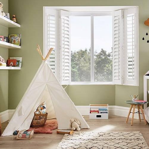 Wood Venetian blinds