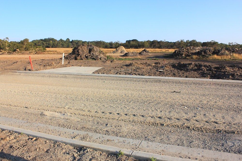 A Dirt Road Going Through a Field — Jammach Earthmoving in Maitland, NSW