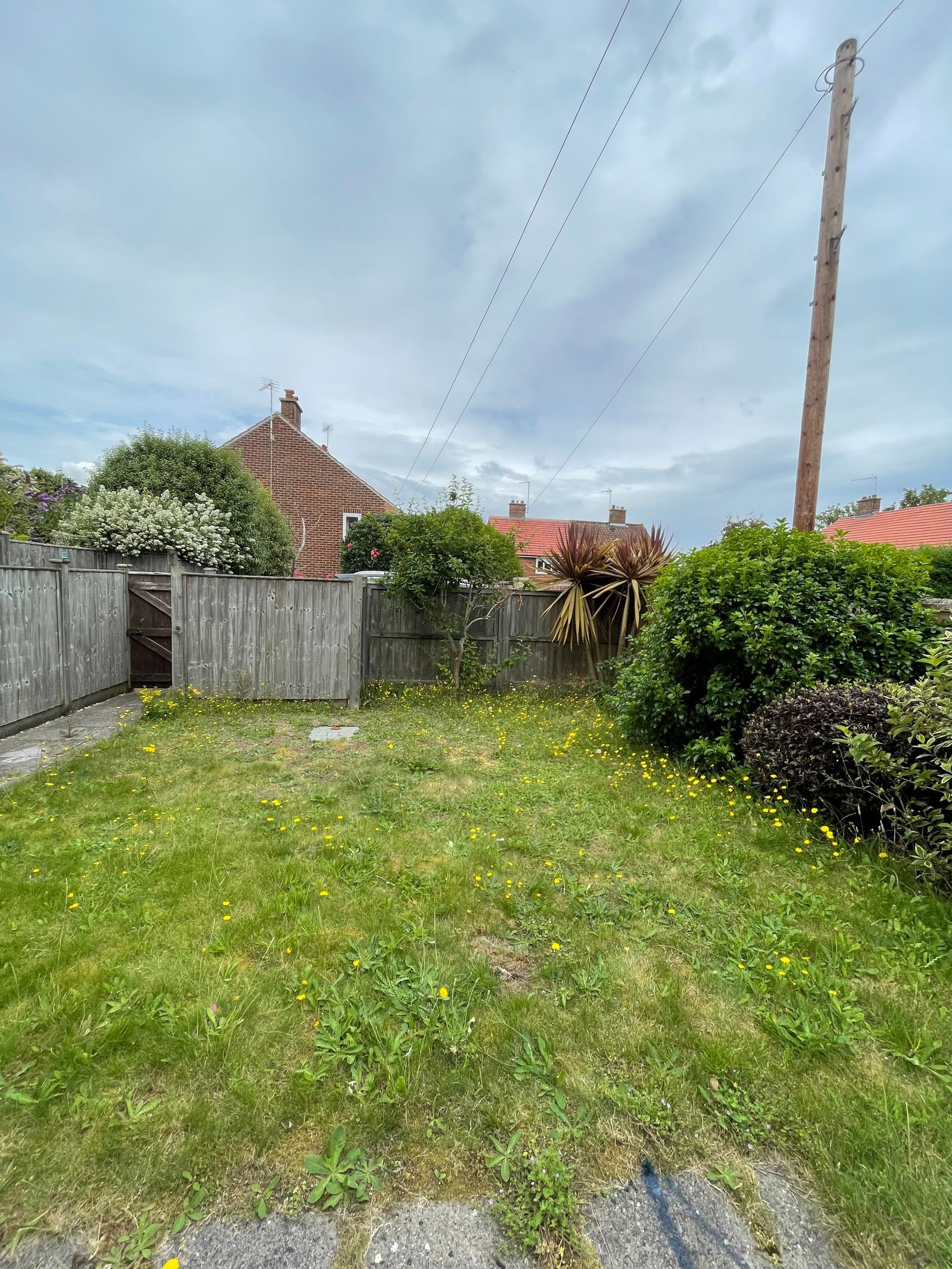 Suffolk Beach Garden | Bespoke Features & Gate | Gardr