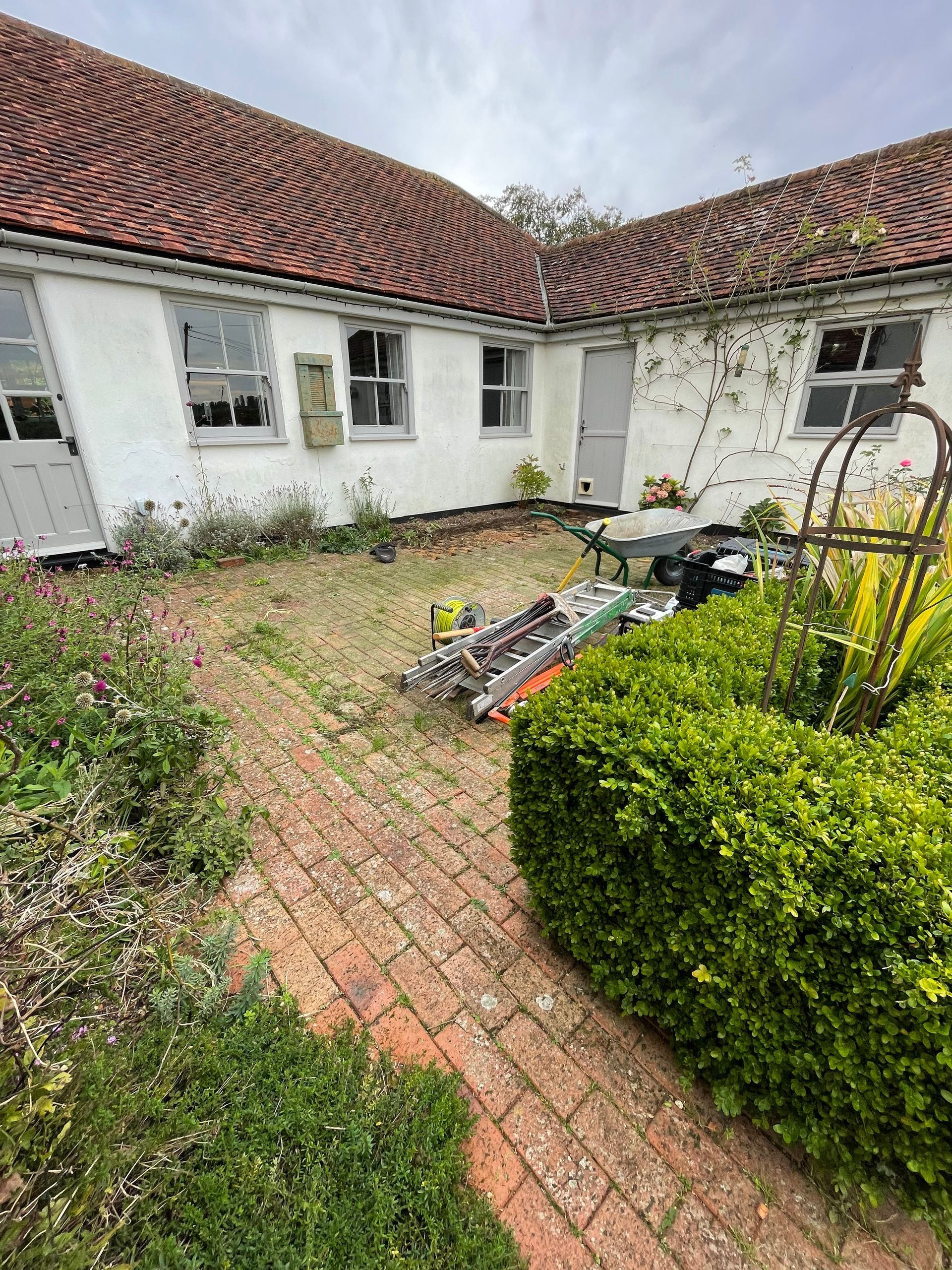 Hertfordshire Cottage | Complete Transformation Needed | Gardr