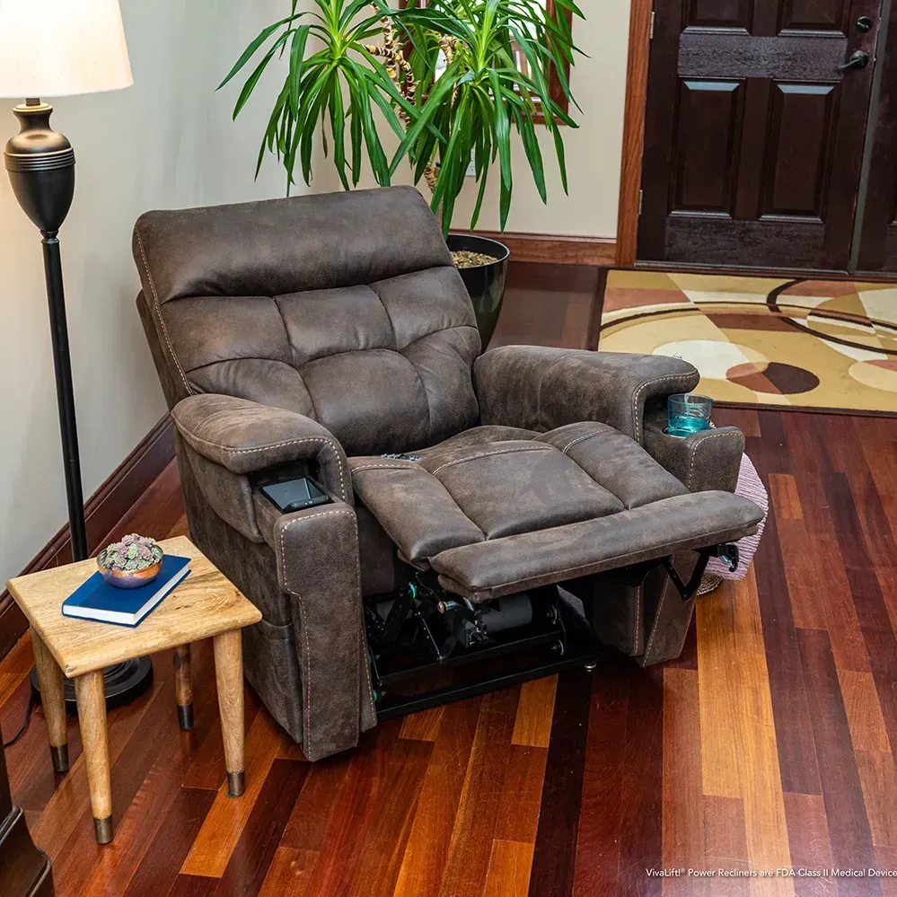 Viva Lift Chair PLR-3955 Includes heat pads in the shoulders, lumbar and seat for Extra Relaxation
Power Headrest & Lumbar for Comfort
Weight Capacity: up to 400 lbs