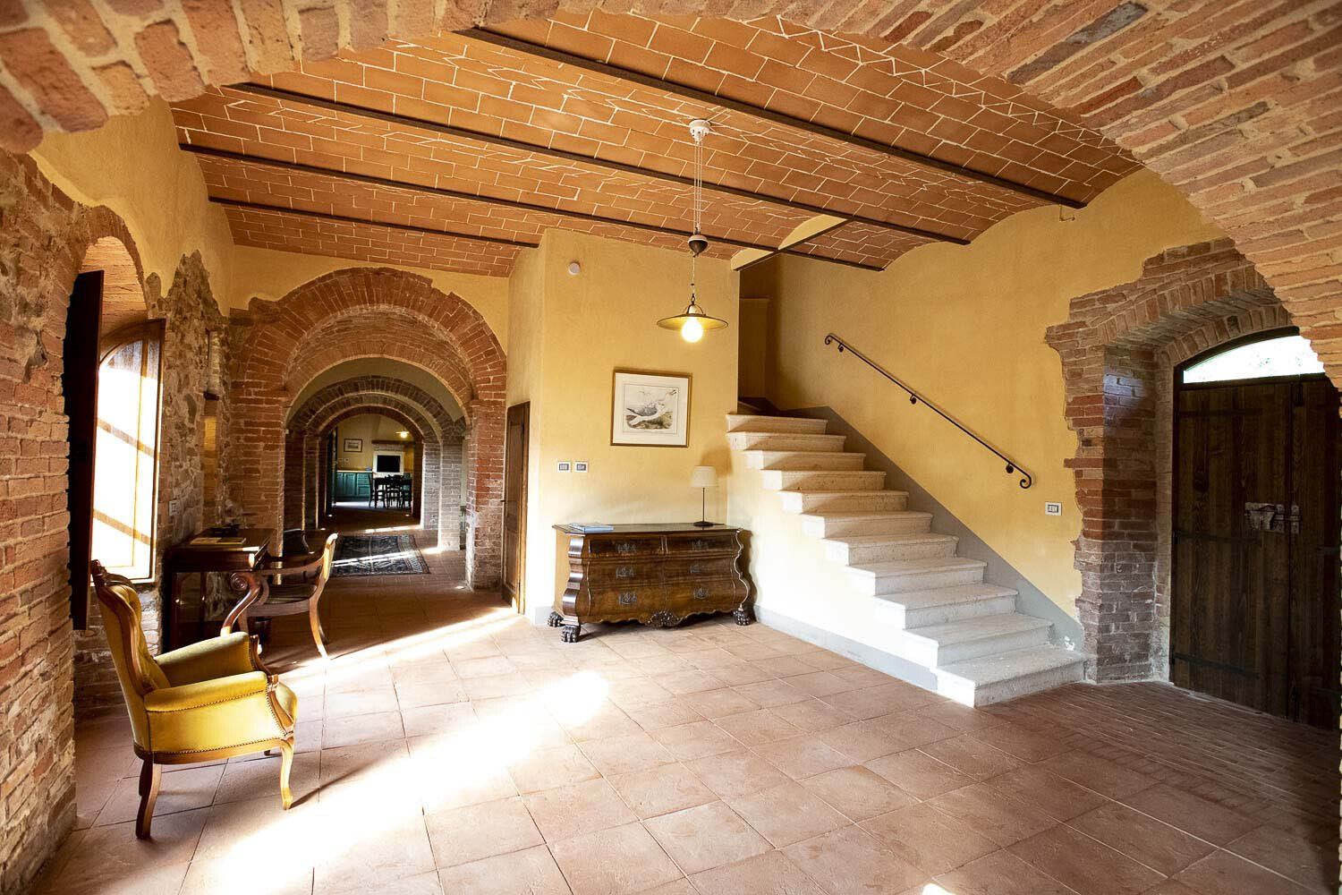 soffitto in pietra in una casa