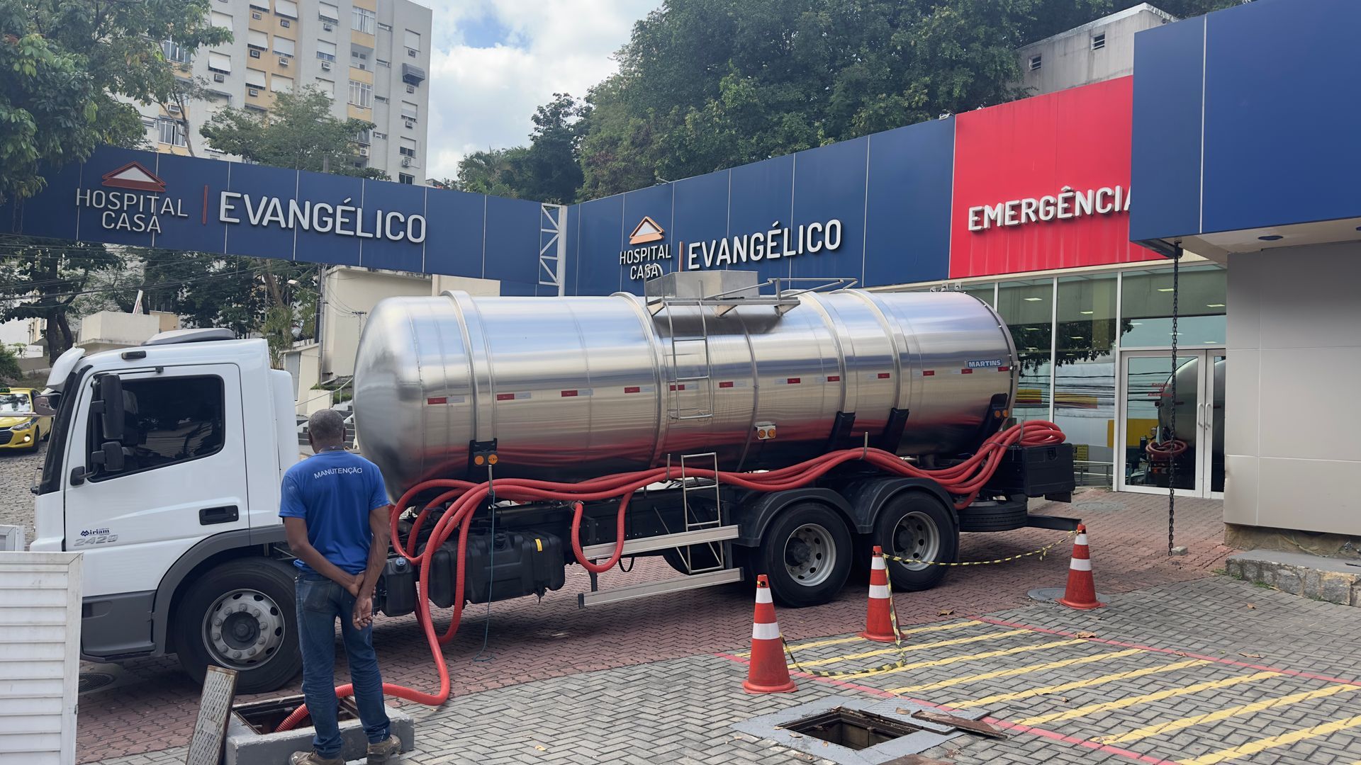 Abastecimento de água potável por caminhão pipa na Tijuca - Aqua Express