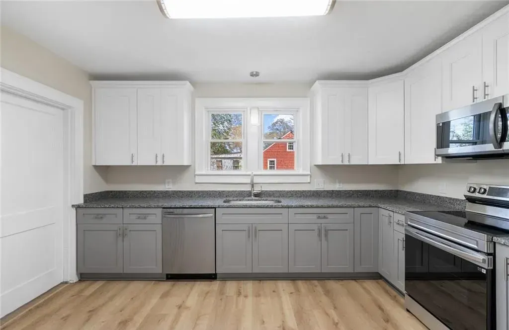 dual color cabinets