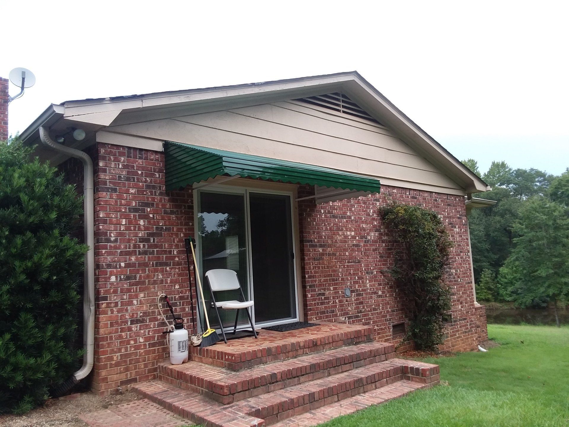 Green Step down aluminum awning
