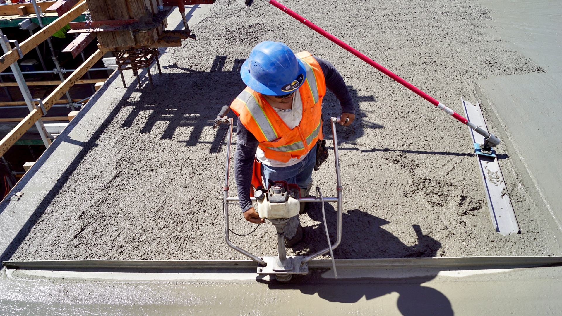 Homeowner hiring a licensed concrete contractor in Ocala, Florida