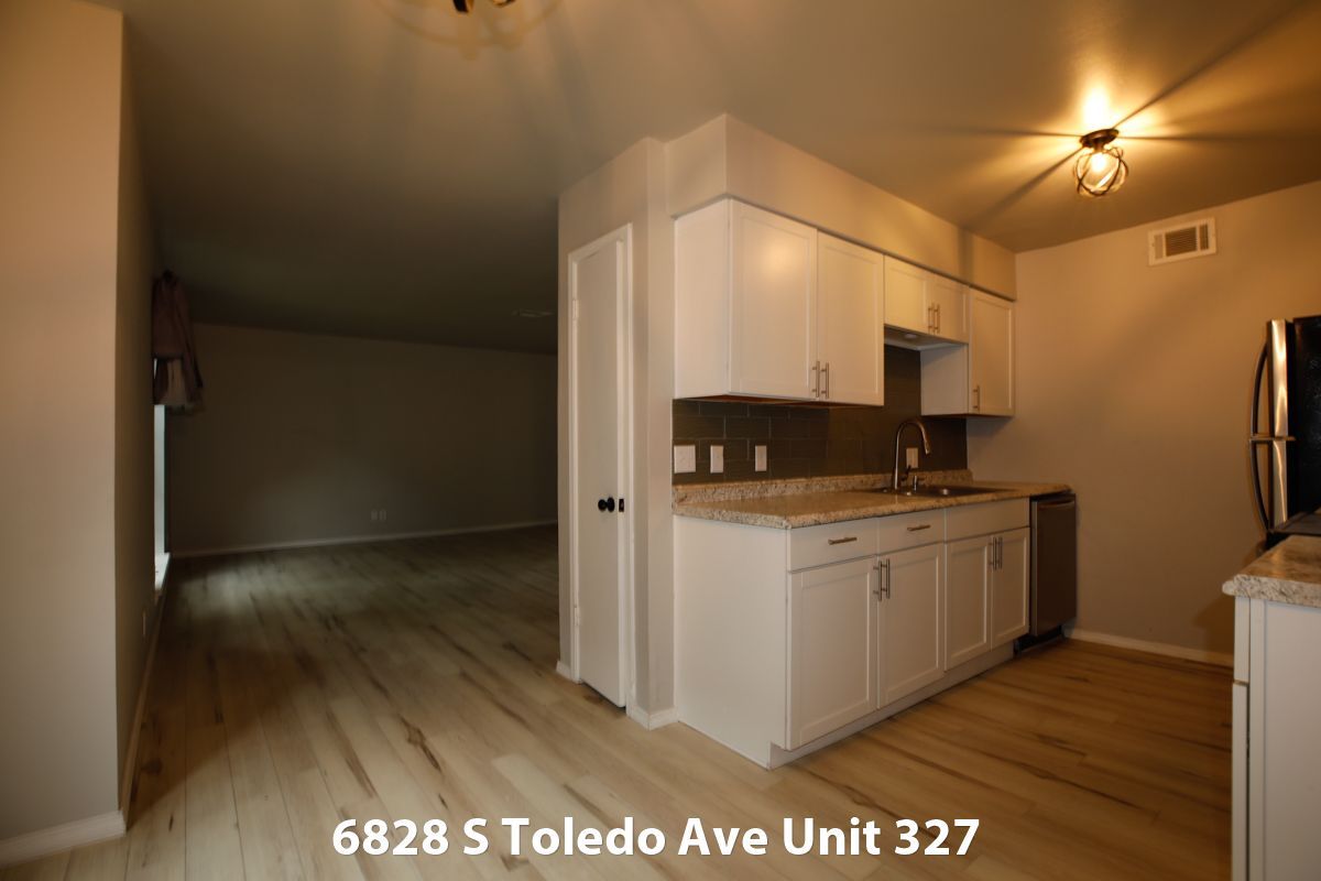 Bank-ordered condo auction 6828 S Toledo Ave, Tulsa, OK
