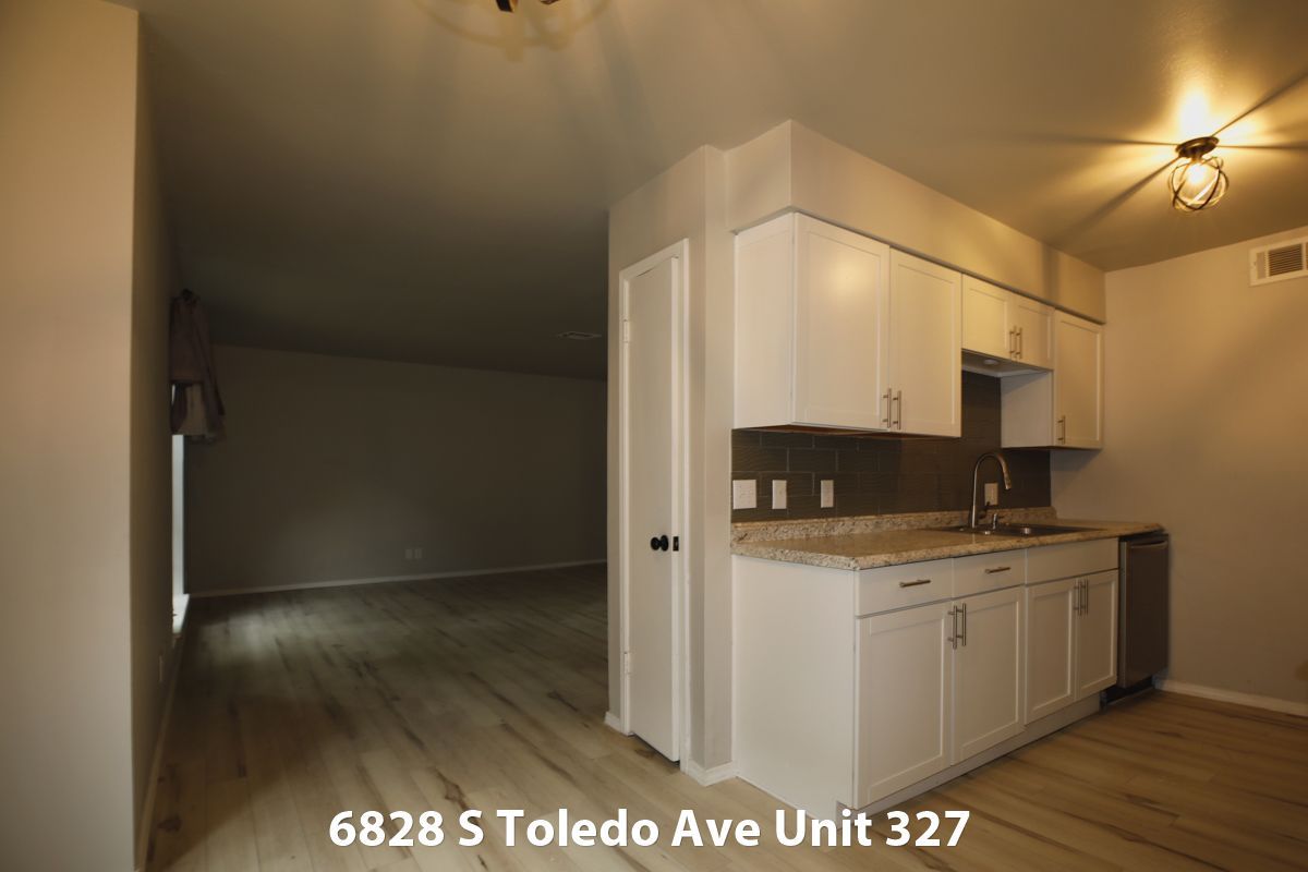 Bank-ordered condo auction 6828 S Toledo Ave, Tulsa, OK
