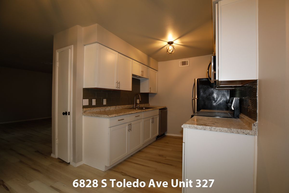 Bank-ordered condo auction 6828 S Toledo Ave, Tulsa, OK