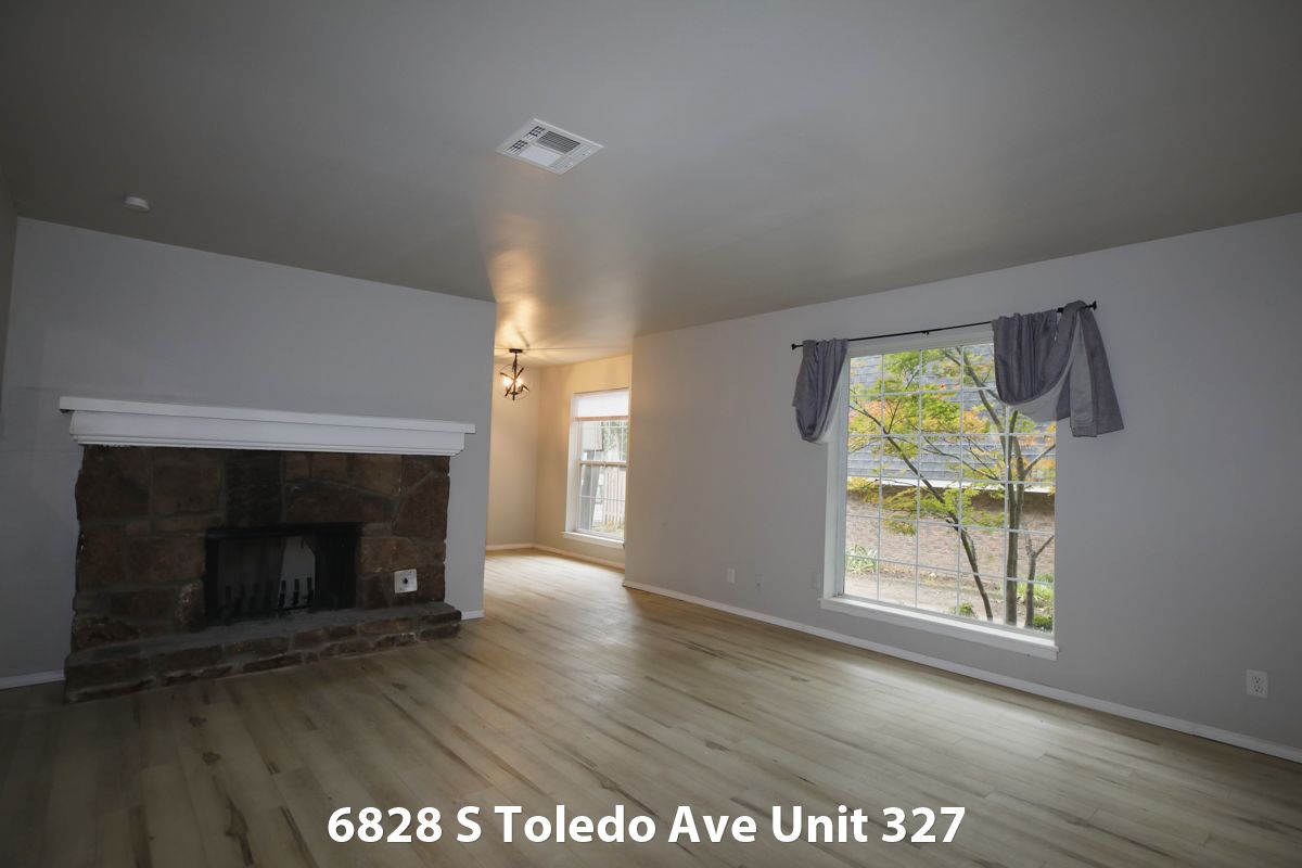 Bank-ordered condo auction 6828 S Toledo Ave, Tulsa, OK
