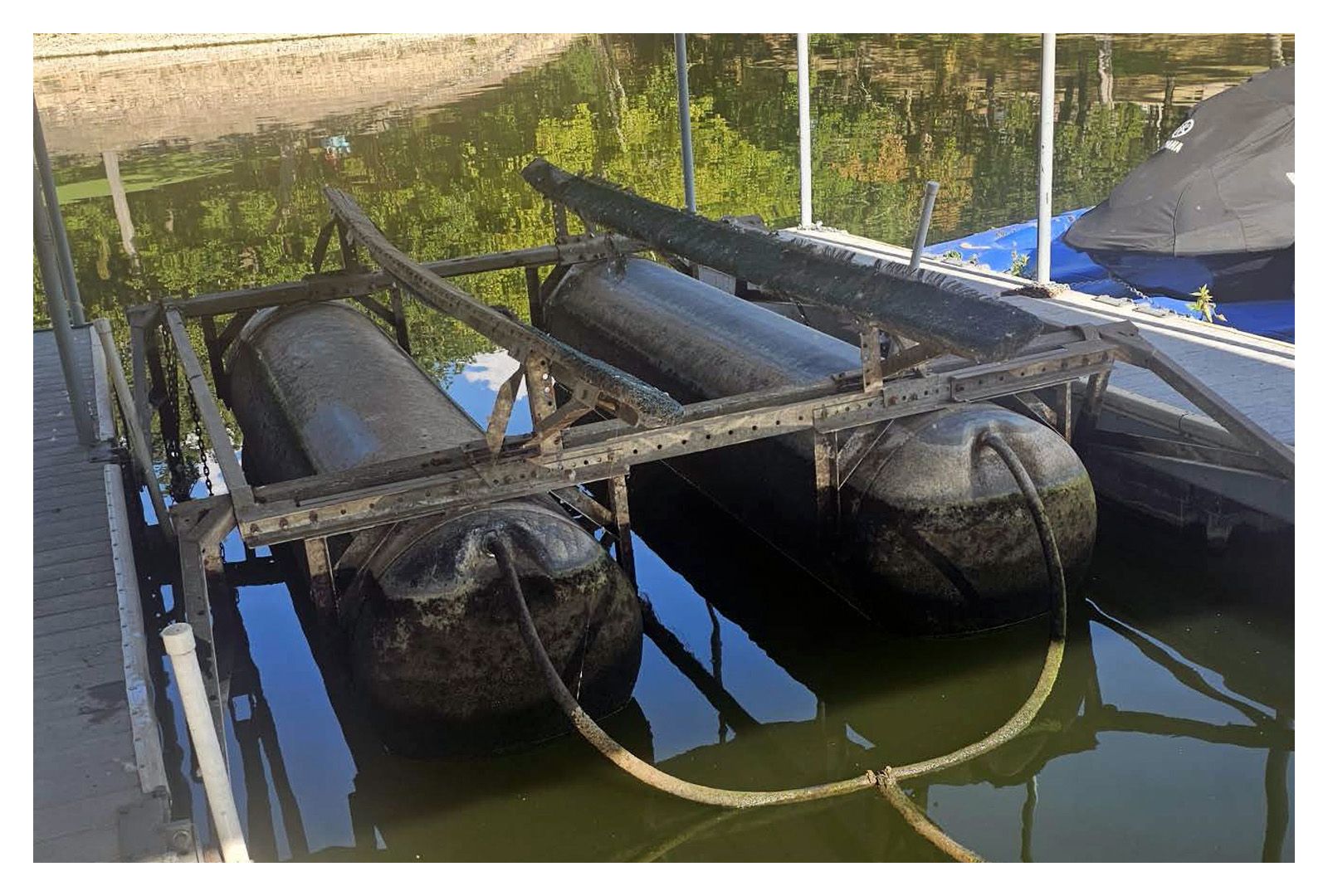 Boat lifts at Candlewyck Cove Auction