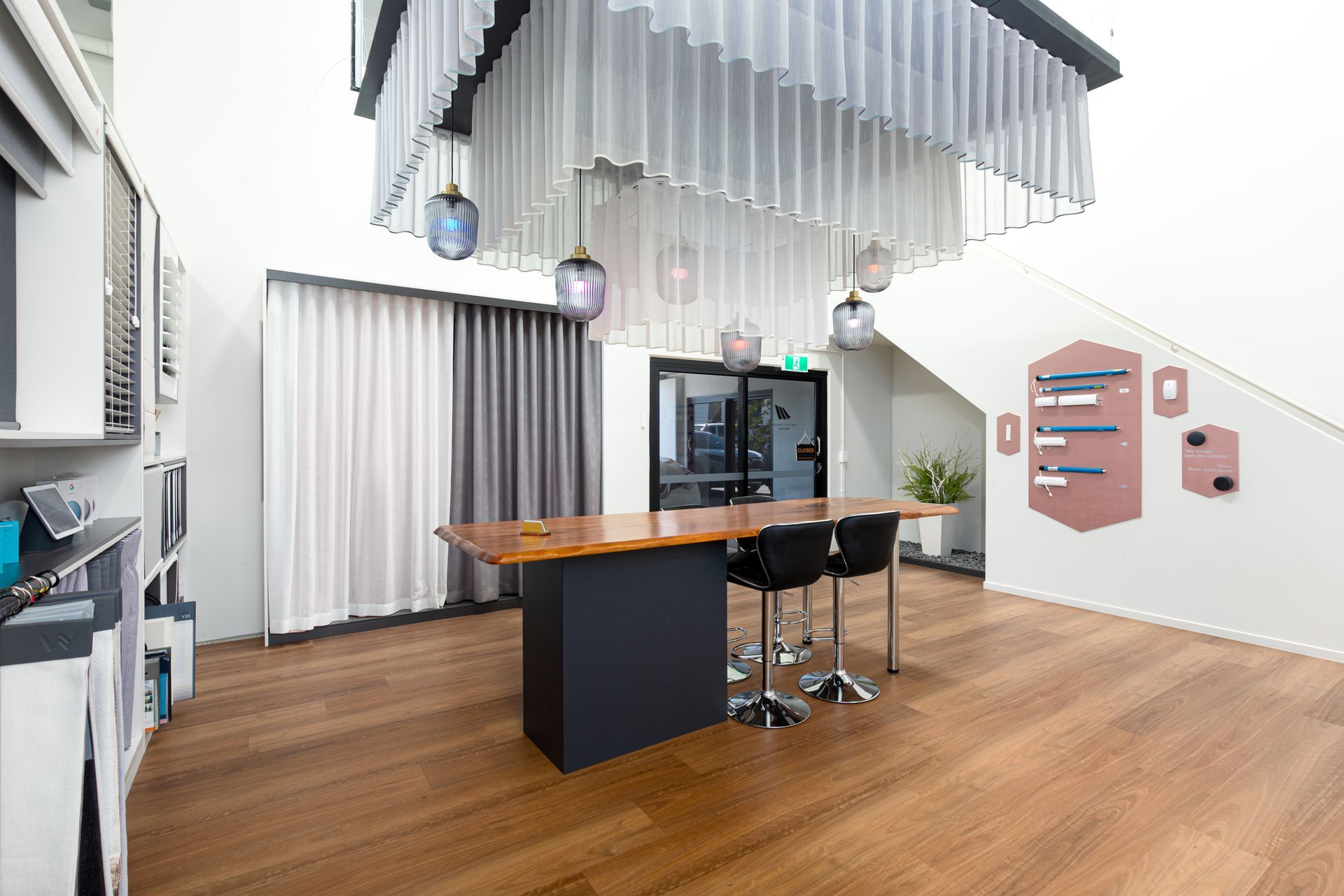 curtain blinds shutters Bilinga