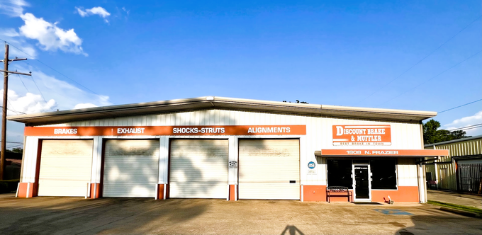 Exterior of the shop | Discount Brake & Auto Repair