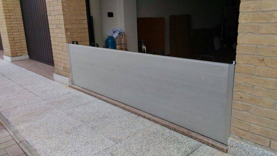 Paratie Tritone su strada