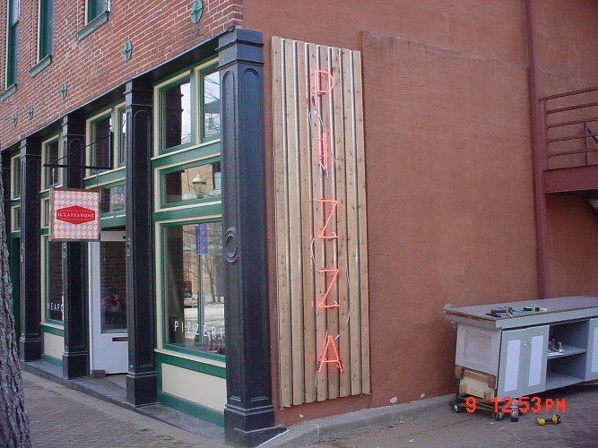 Pizza Neon Sign