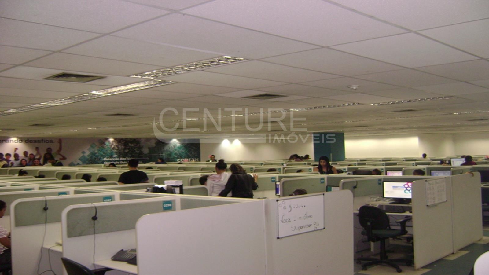 A palavra centure está no teto do escritório