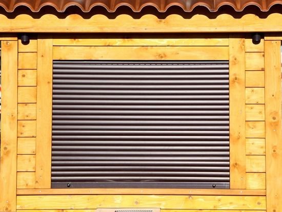 Tapparelle con cornice in legno