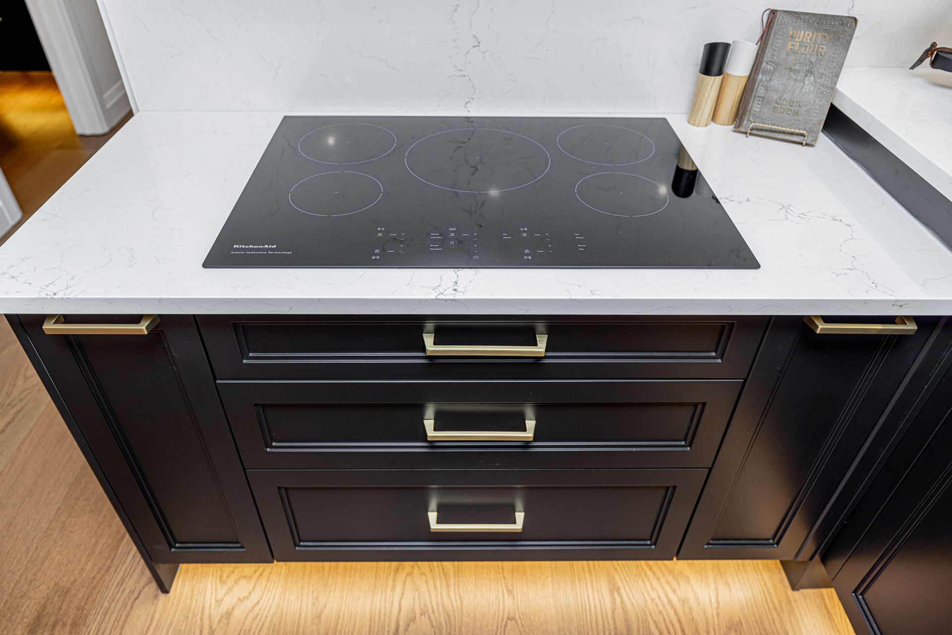 cabinet drawers and handles hardware