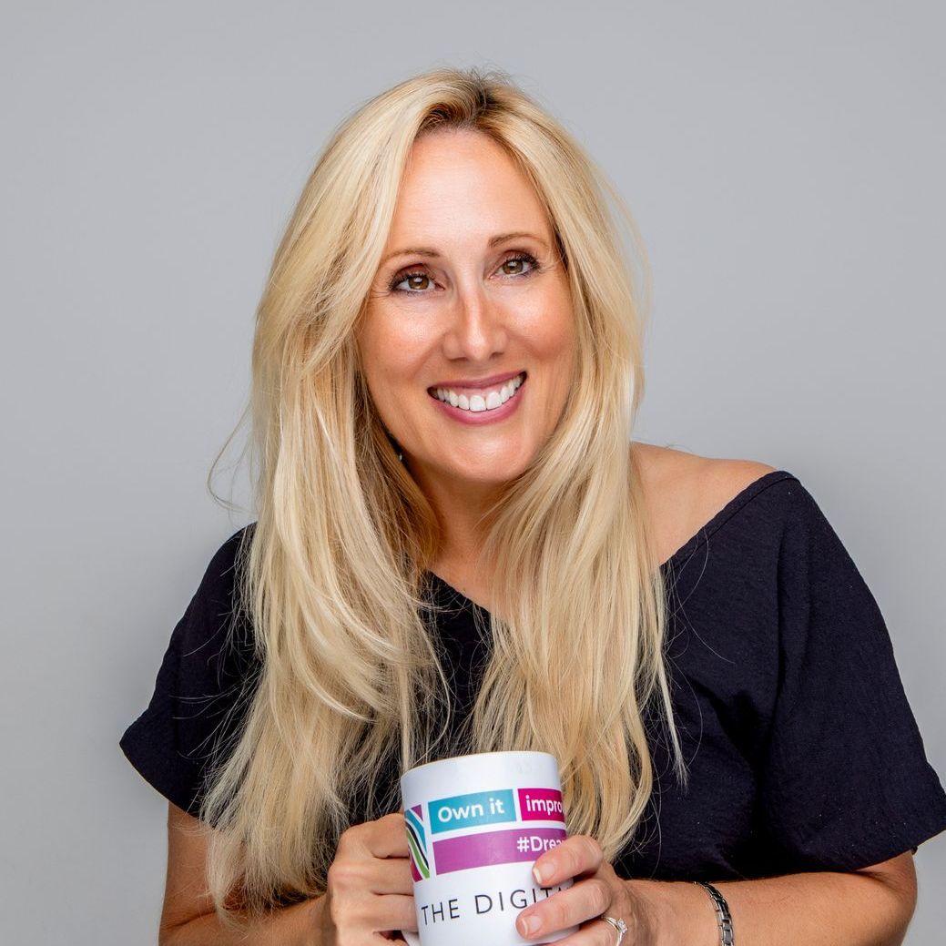Julia Linehan Headshot – CEO and Founder of The Digital Voice