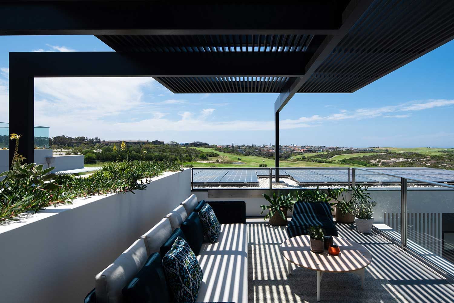 steel support frame for anodized aluminium pergola project