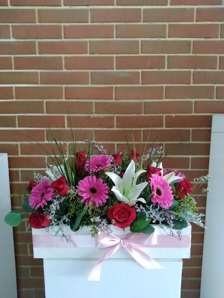FLORERÍA KARLA - caja de flores