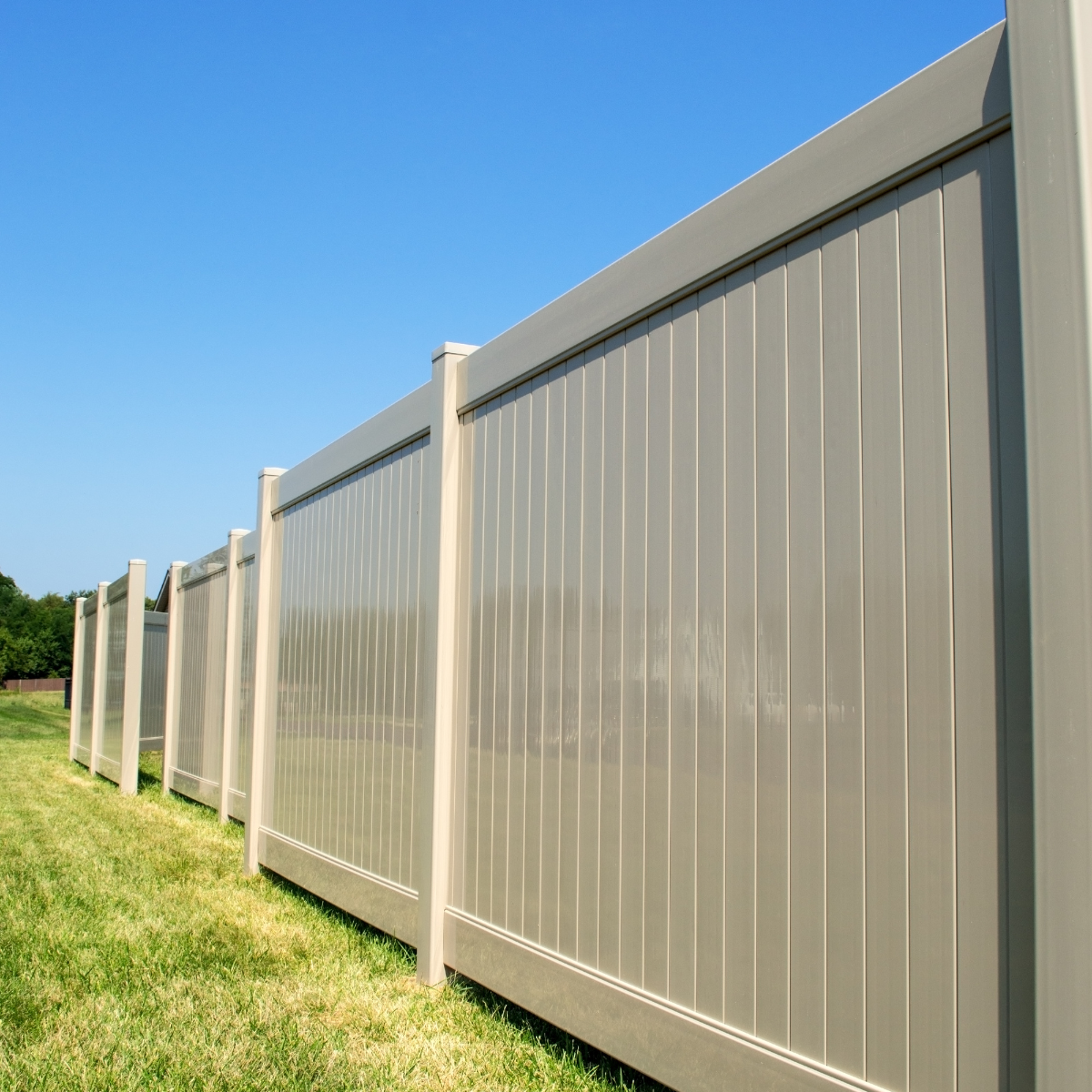 vinyl fence installation
