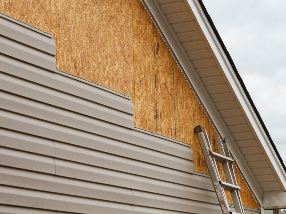 How Can You Fix Bulging Vinyl Siding in Indiana