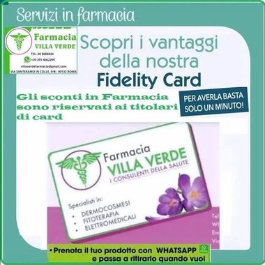 Poster promozionale verde per Farmacia Villa Verde: Fidelity Card e servizi in farmacia, con card illustrata.