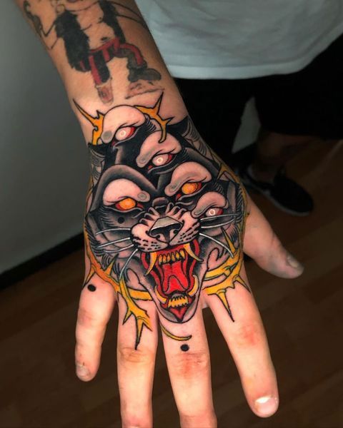 NO BORDERS TATTOO