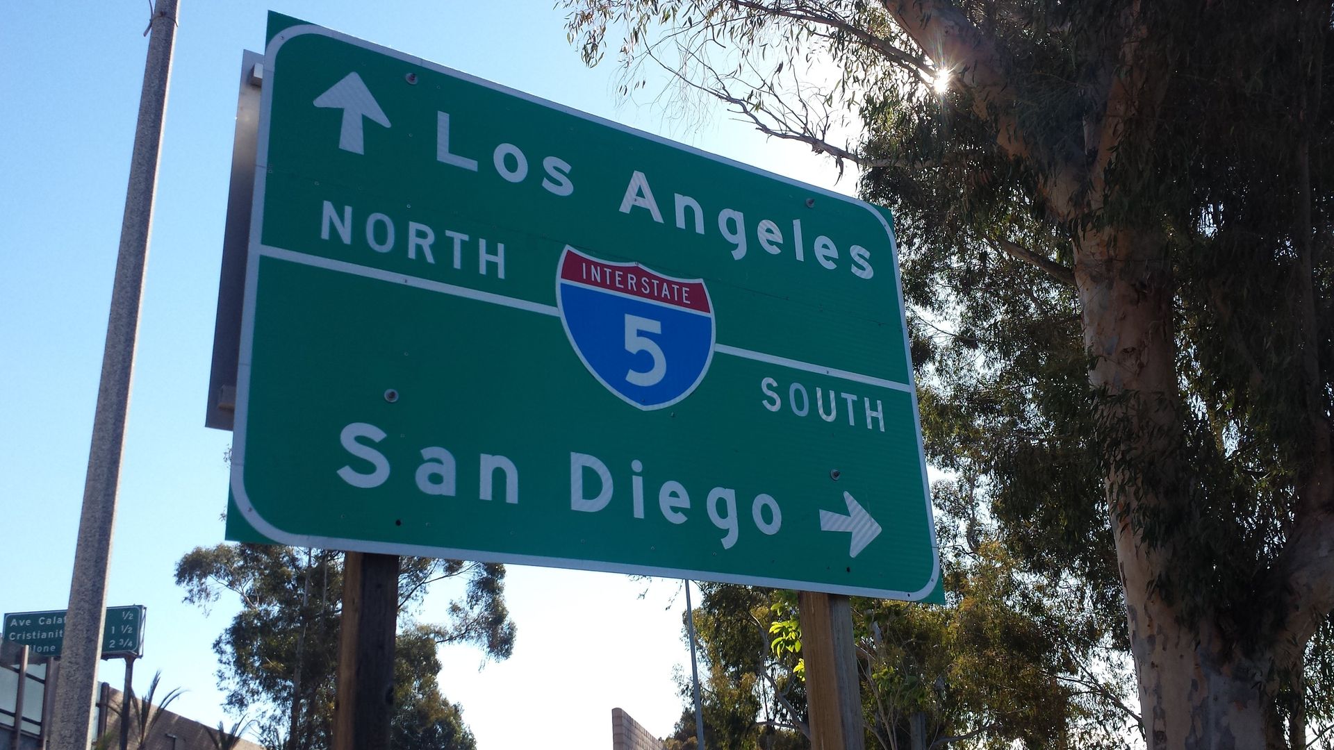 Road sign directing drivers to Los Angeles and San Diego