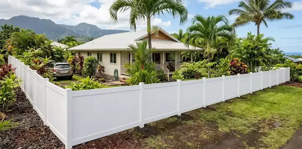 Vinyl fencing for Hawaii residential homes