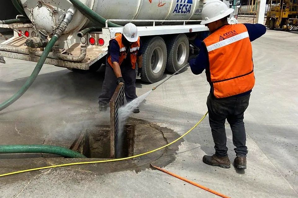 Desazolve, bombeo y desagüe