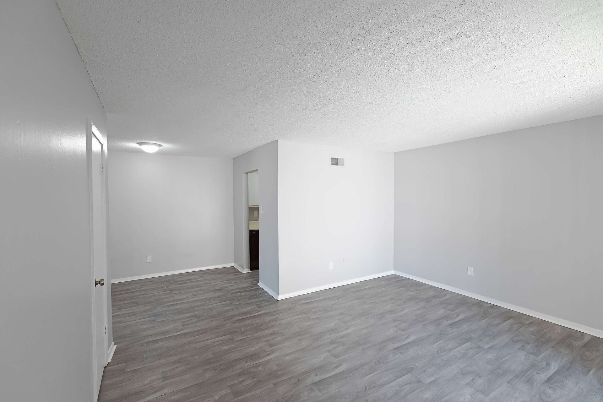 oak ridge apartment living room 3