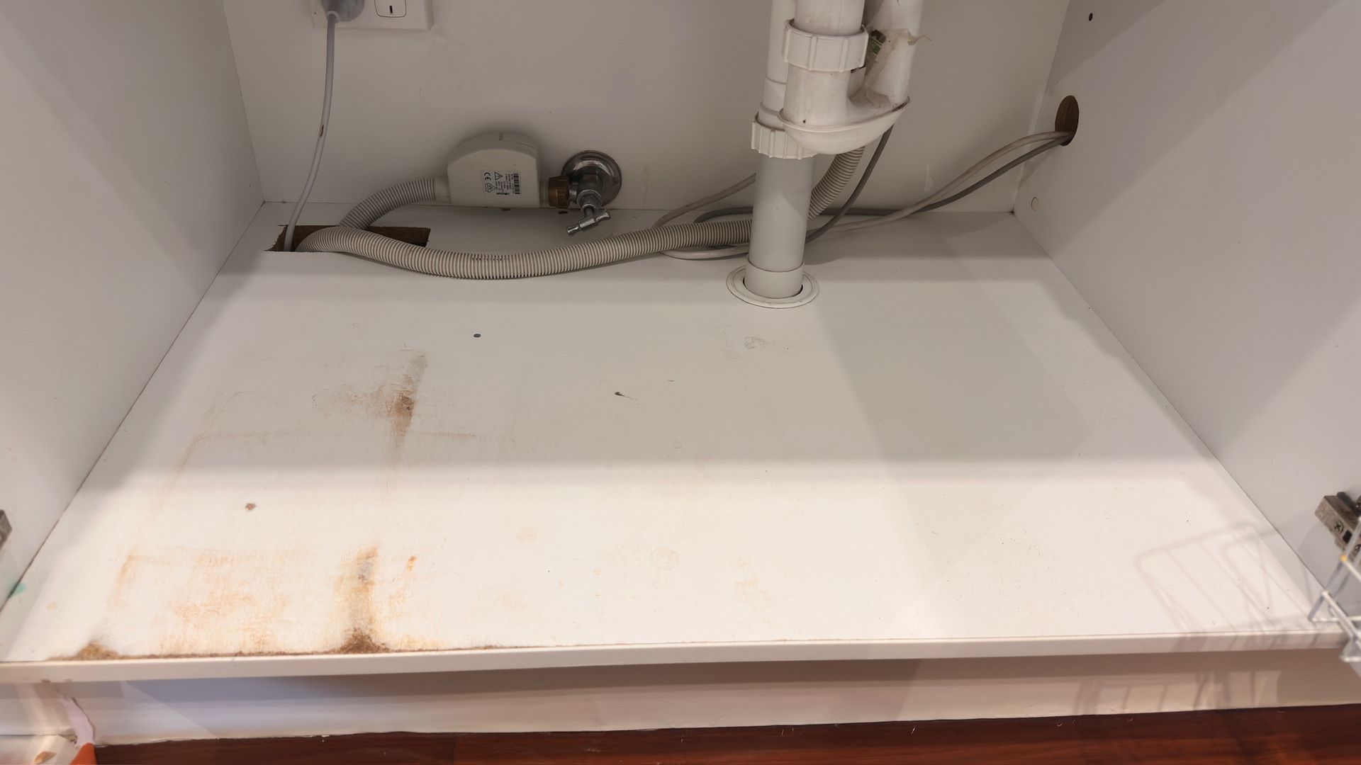 Kitchen cabinet spray painting repaired — before and after comparison