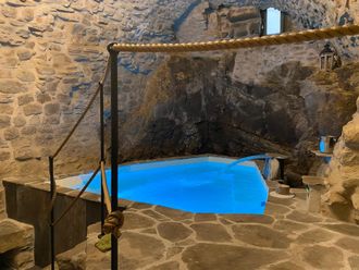 casa medievale SPA Pontremoli scarpe