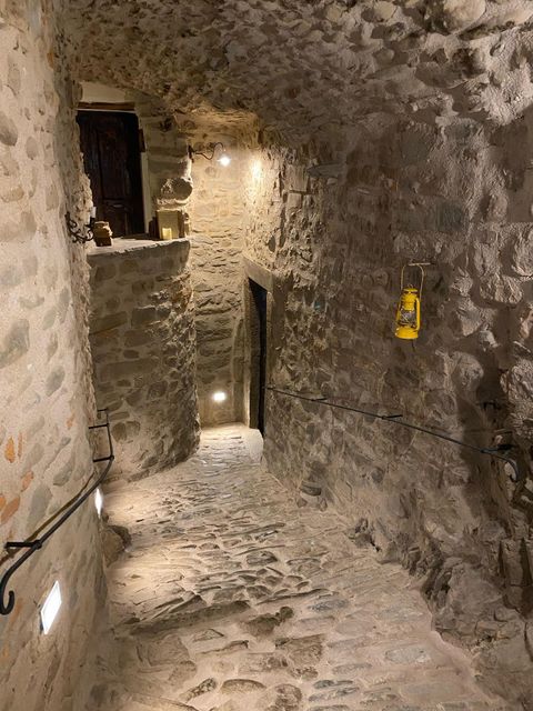 RECENSIONE CASA MEDIEVALE PONTREMOLI