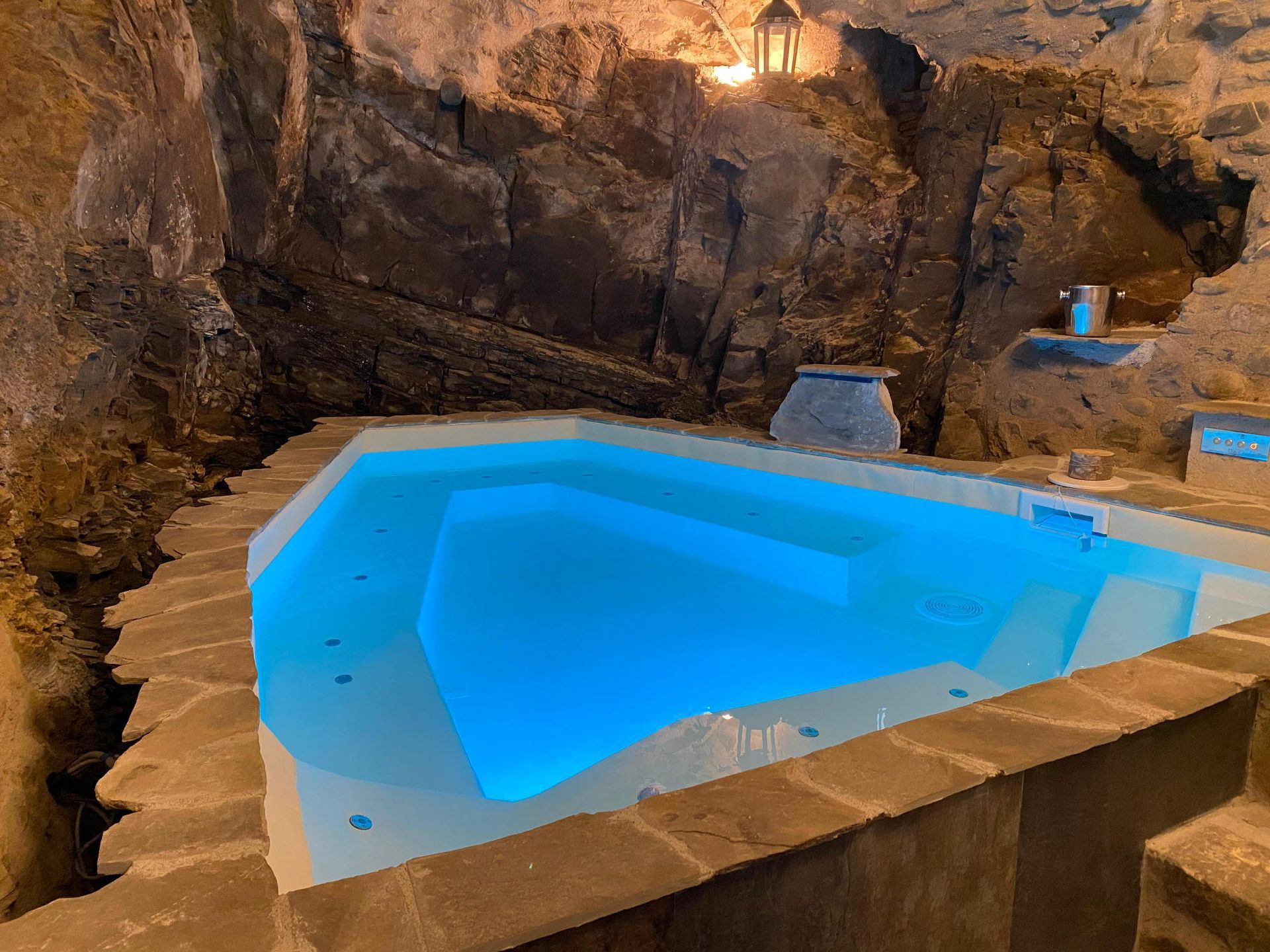 spa medieval house Pontremoli