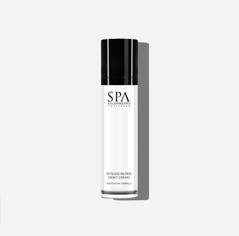 Witte huidverzorgingsfles met nachtcrème van Spa Salonnepro.