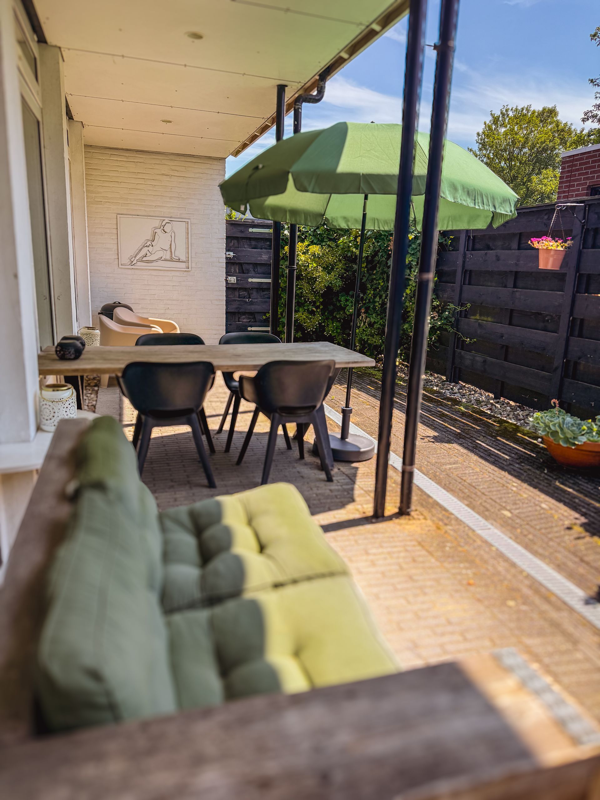 terras met parasol