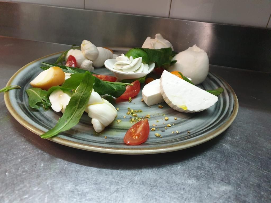 insalata e formaggi
