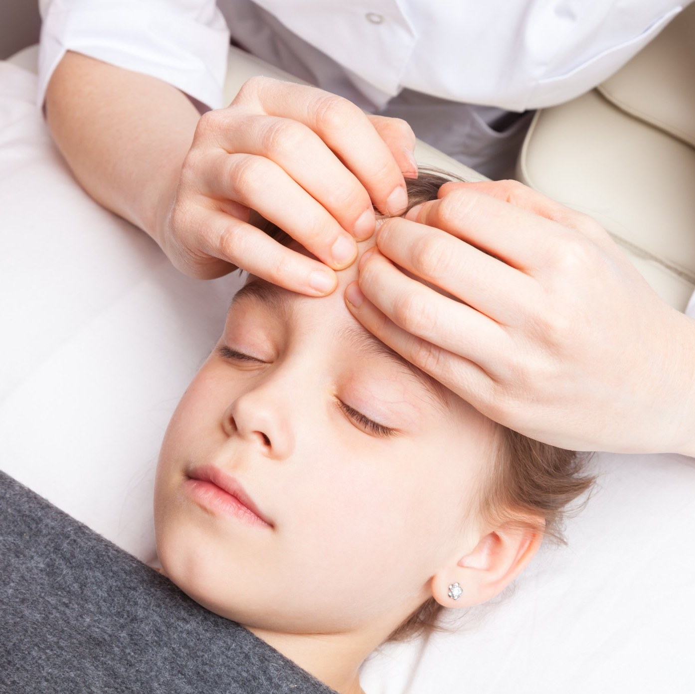 MANDY BANTON Osteopath-treatment image